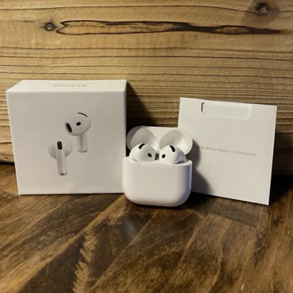 Apple AirPods gen 4 with Wireless Charging Case - White